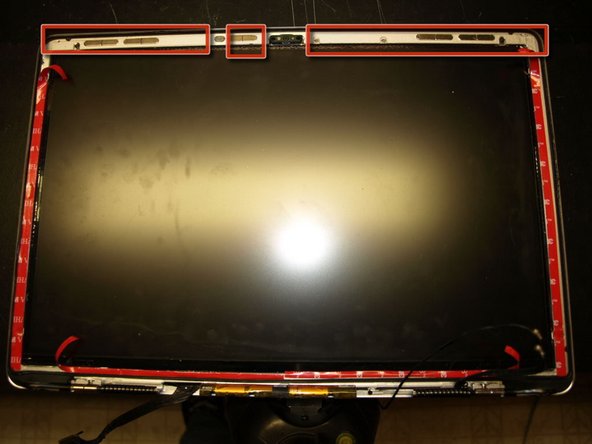 MacBook Pro 15" Unibody Mid 2010 Matte Finish LCD Replacement: step 33, image 3 of 3