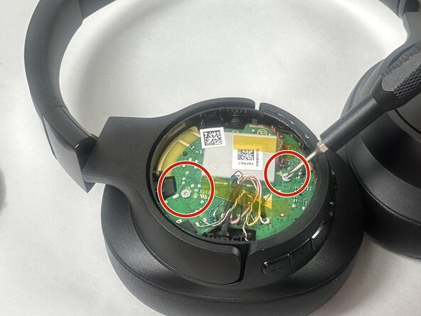 JBL Tune 760NC Faulty Charging Port Cleaning: crwdns2935265:03crwdnd2935265:01crwdnd2935265:01crwdne2935265:0