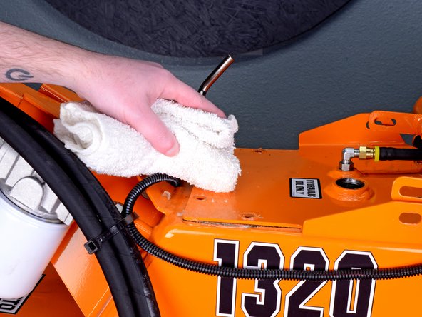 Barreto Tillers E1320HTRLR 2016 Wheel Drive Motor Replacement, Clean the lid: crwdns2935265:013crwdnd2935265:02crwdnd2935265:02crwdne2935265:0