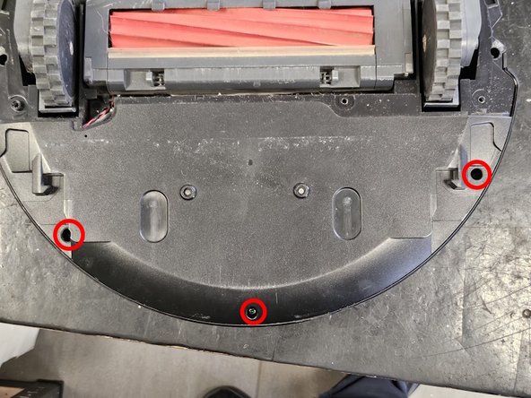 Roborock Q7 Max: Teardown, Chassis screws: crwdns2935265:07crwdnd2935265:02crwdnd2935265:02crwdne2935265:0