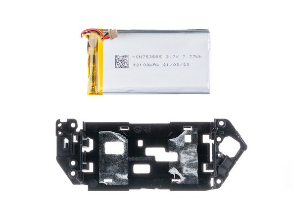 Flipper Zero Battery Replacement, Remove the battery: crwdns2935265:010crwdnd2935265:03crwdnd2935265:03crwdne2935265:0