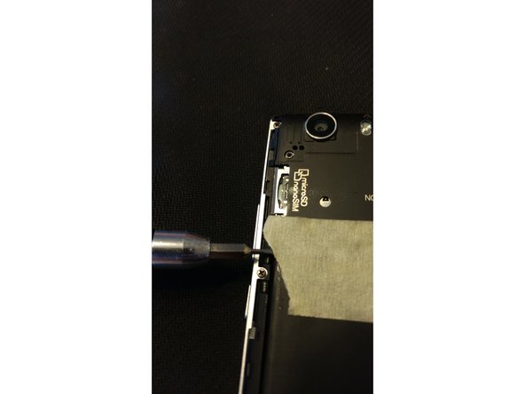 BLU Life One (2015) Teardown, Remove back sticker: crwdns2935265:03crwdnd2935265:03crwdnd2935265:03crwdne2935265:0