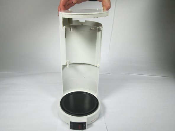 Braun Aromaster KF440 Internal Tubing Replacement Guide, Remove the top: crwdns2935265:09crwdnd2935265:02crwdnd2935265:03crwdne2935265:0