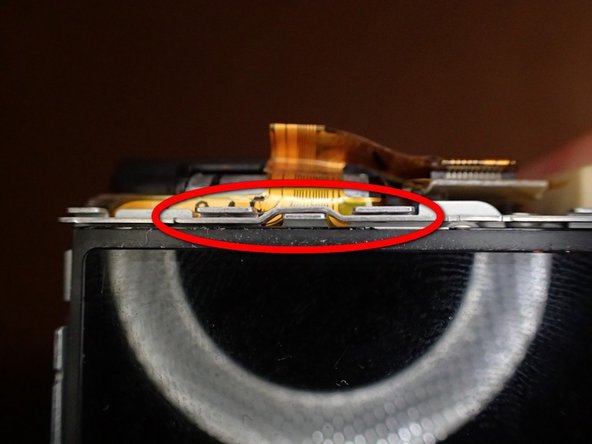 Canon PowerShot S100 Lens Assembly Replacement, Reassembly Tips: LCD & Rear Control Panel: paso 0, imagen 2 de 2