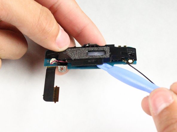 HTC Droid DNA Micro USB Port Replacement, Separate the Black and Blue Assembly Pieces: crwdns2935265:028crwdnd2935265:03crwdnd2935265:03crwdne2935265:0