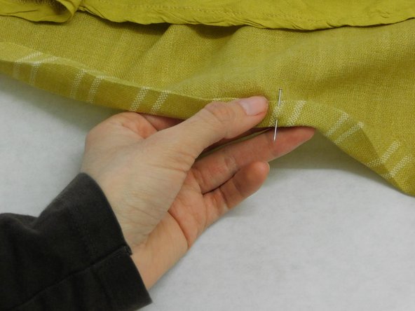 Come fare l'orlo ad un abito.: passo 11, immagine 2 di 2