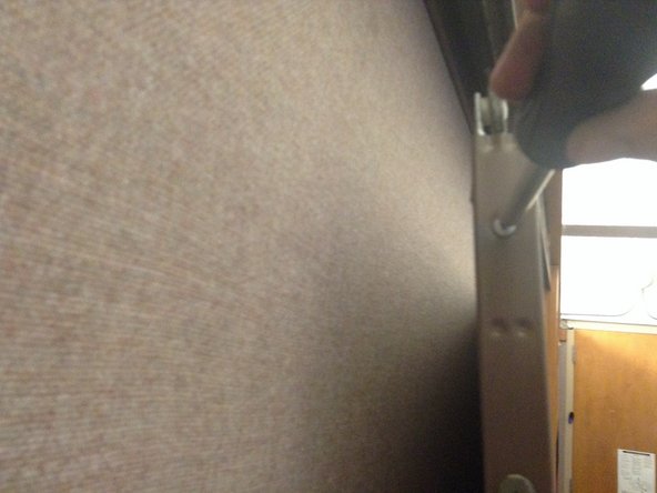 Repairing a Sliding Closet Door: crwdns2935265:08crwdnd2935265:02crwdnd2935265:02crwdne2935265:0