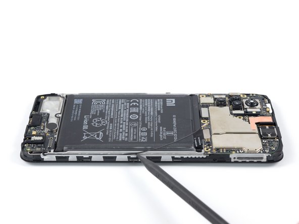 Xiaomi Redmi Note 10S Screen Replacement, Free the antenna cable: crwdns2935265:025crwdnd2935265:02crwdnd2935265:03crwdne2935265:0