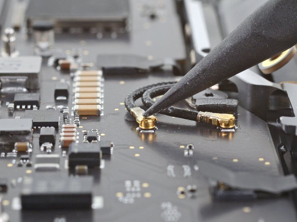 MacBook Pro 13" Two Thunderbolt Ports 2020 Display Assembly Replacement: crwdns2935265:024crwdnd2935265:03crwdnd2935265:03crwdne2935265:0