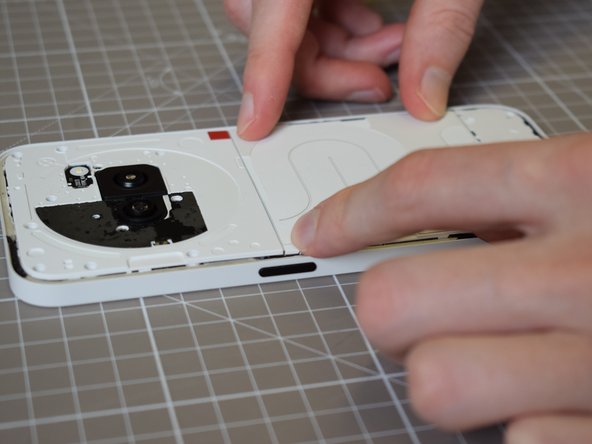 Nothing Phone (2a) Battery Replacement, Replace main aesthetics panel: crwdns2935265:028crwdnd2935265:02crwdnd2935265:03crwdne2935265:0