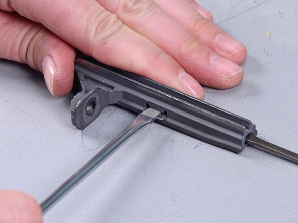 Dewalt Nailers DCN680D1 2018 Driver Blade Replacement, Remove the blade: crwdns2935265:013crwdnd2935265:03crwdnd2935265:03crwdne2935265:0