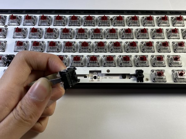 GK61 Keyboard Keycap/Switch Replacement: 手順 7、 3の画像 3