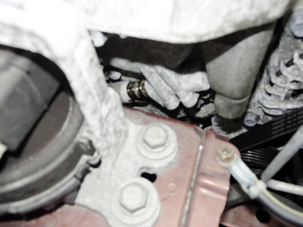 2013-Present Nissan Rogue Cam shaft control solenoid Replacement, Removing the old Solenoid: crwdns2935265:00crwdnd2935265:01crwdnd2935265:03crwdne2935265:0