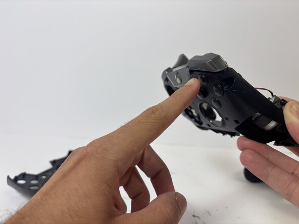 Razer Wolverine Ultimate Face Buttons Replacement: step 9, image 1 of 1