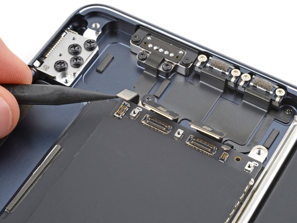 MacBook Air 15" 2023 Battery Replacement, Disconnect the logic board cables: crwdns2935265:035crwdnd2935265:03crwdnd2935265:03crwdne2935265:0