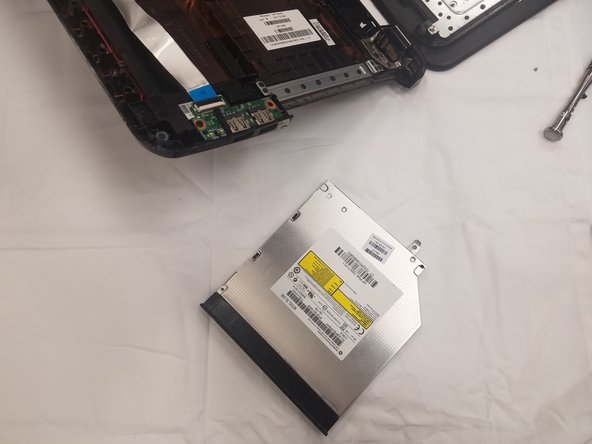 HP Pavilion 15-d035dx Disk Drive Replacement: crwdns2935265:09crwdnd2935265:03crwdnd2935265:03crwdne2935265:0