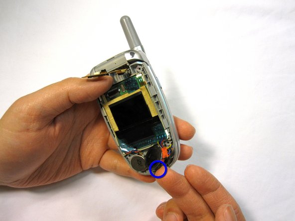 Remplacement de l'écran LCD du LG VX5200: étape 9, image 1 de 1