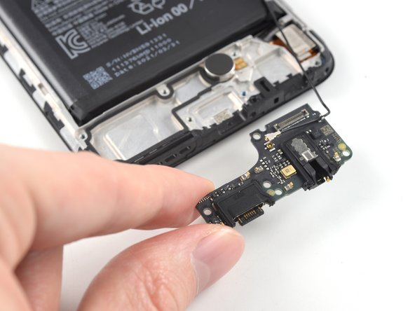 Xiaomi Redmi Note 10S Screen Replacement, Remove the daughterboard: crwdns2935265:026crwdnd2935265:03crwdnd2935265:03crwdne2935265:0