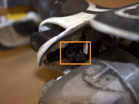 Makita BTD142 Trigger Switch Replacement, Housing: crwdns2935265:04crwdnd2935265:03crwdnd2935265:03crwdne2935265:0