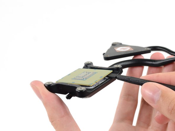 Sostituzione dissipatore di calore iMac Intel 21.5" EMC 2544, CPU: passo 68, immagine 2 di 2