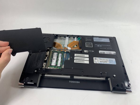 Toshiba Portege R705-P35 Back Plate Replacement: crwdns2935265:06crwdnd2935265:02crwdnd2935265:02crwdne2935265:0