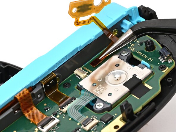 Joy-Con 2 (Left) Joystick Replacement, Connect the trigger board: crwdns2935265:039crwdnd2935265:01crwdnd2935265:03crwdne2935265:0