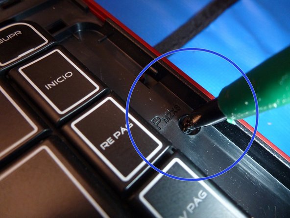 Alienware M11xR3 Disassembly and Cleaning, Remove more chassis screws: crwdns2935265:020crwdnd2935265:03crwdnd2935265:03crwdne2935265:0