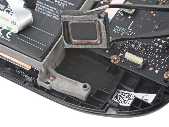 Steam Deck Speakers Replacement: crwdns2935265:032crwdnd2935265:02crwdnd2935265:02crwdne2935265:0