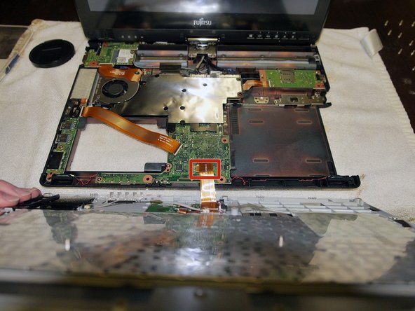 Fujitsu T902 Teardown: crwdns2935265:09crwdnd2935265:02crwdnd2935265:02crwdne2935265:0