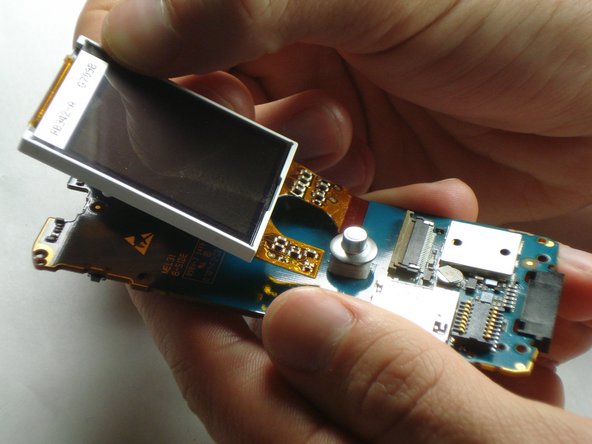Sony Ericsson W200i LCD Screen Replacement: crwdns2935265:08crwdnd2935265:03crwdnd2935265:03crwdne2935265:0