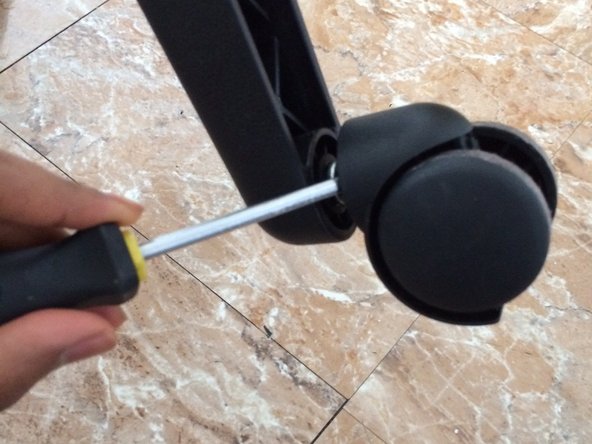 How to Replace the Wheels on an Office Chair: crwdns2935265:03crwdnd2935265:02crwdnd2935265:03crwdne2935265:0