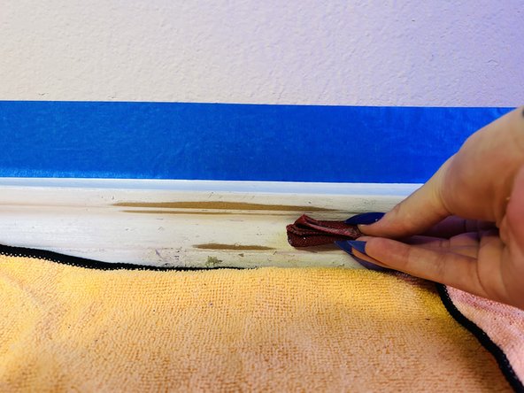 How To Repair A Paint Stained Baseboard: passo 3, immagine 3 di 3