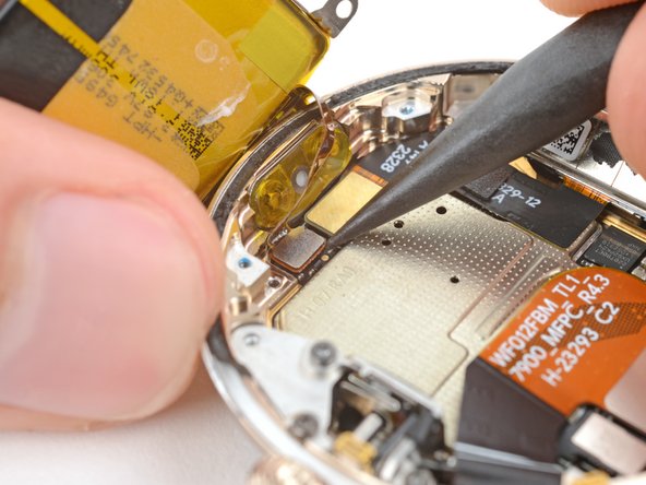 Google Pixel Watch 2 Battery Replacement, Disconnect the battery: 23 단계, 이미지 3개 중 1개