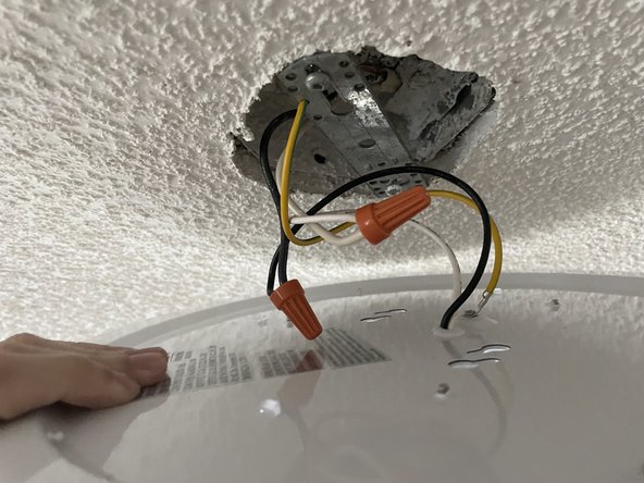 How to Replace and Install Ceiling Light Fixtures: crwdns2935265:06crwdnd2935265:02crwdnd2935265:03crwdne2935265:0