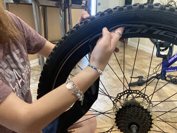 Ozone 500 Mountian Bike Rear Tire Tube Replacement: crwdns2935265:09crwdnd2935265:02crwdnd2935265:03crwdne2935265:0