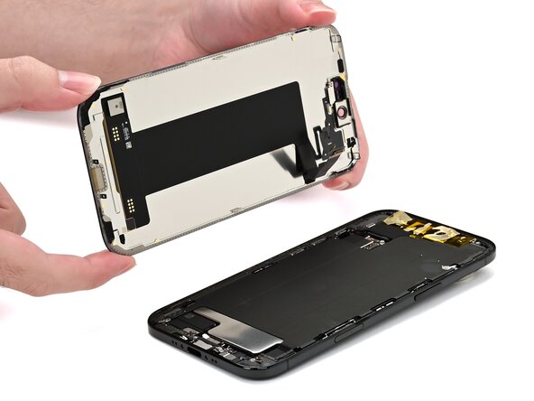 iPhone Air Screen Replacement, Remove the screen: crwdns2935265:017crwdnd2935265:01crwdnd2935265:01crwdne2935265:0