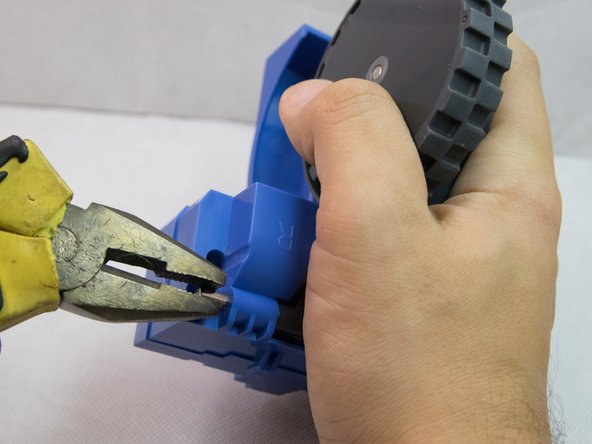 Roomba 650 wheel module Disassembly, Suspension: crwdns2935265:05crwdnd2935265:02crwdnd2935265:02crwdne2935265:0