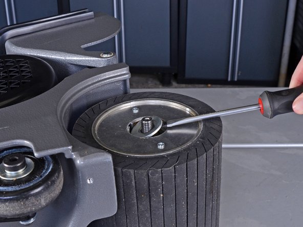 Clarke Floor Sander 07012A 2012 Drum Expander Replacement, Remove the key washer: crwdns2935265:07crwdnd2935265:02crwdnd2935265:03crwdne2935265:0