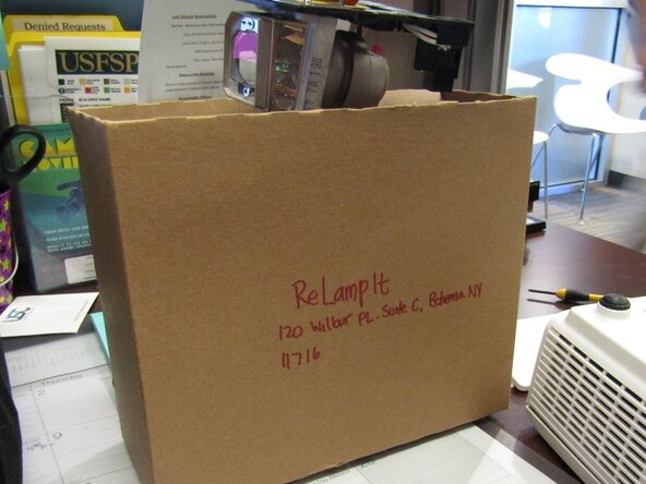 Optoma PRO360W Bulb Replacement: crwdns2935265:09crwdnd2935265:01crwdnd2935265:01crwdne2935265:0