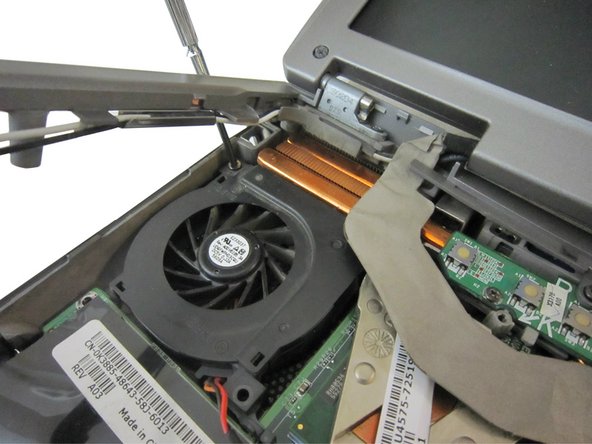 Dell Latitude D610 Fan Replacement: crwdns2935265:011crwdnd2935265:02crwdnd2935265:03crwdne2935265:0