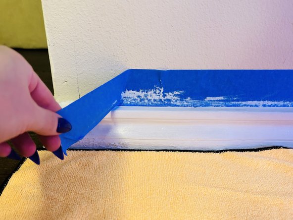 How To Repair A Paint Stained Baseboard: passo 6, immagine 2 di 3
