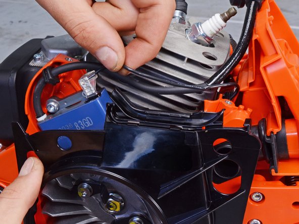 Echo Chain Saw CS590 2019 Ignition Assembly Replacement, Reposition the ignition coil cable: crwdns2935265:018crwdnd2935265:03crwdnd2935265:03crwdne2935265:0