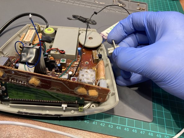 Hitachi KC30 Radio Alarm Clock Teardown