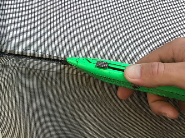 Pool Screen Replacement, Removing extra screen: crwdns2935265:06crwdnd2935265:01crwdnd2935265:01crwdne2935265:0