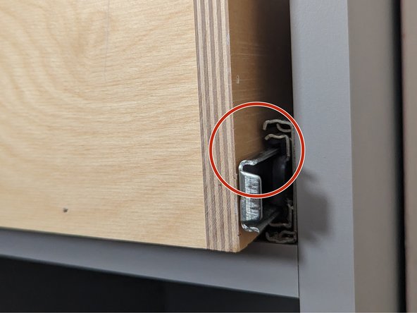 How to install Soft Close Richelieu Drawer slides: step 6, image 2 of 3