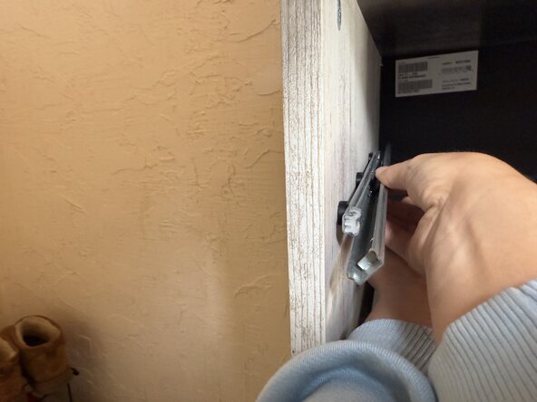 Ashley Furniture's 5 Drawer Chest Drawer Slide Replacement: crwdns2935265:07crwdnd2935265:02crwdnd2935265:03crwdne2935265:0