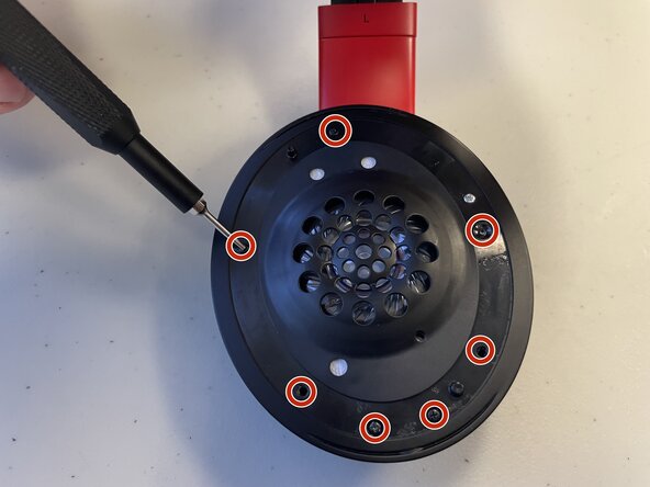 Beats Studio3 Wireless Bluetooth Board Replacement: step 2, image 1 of 2