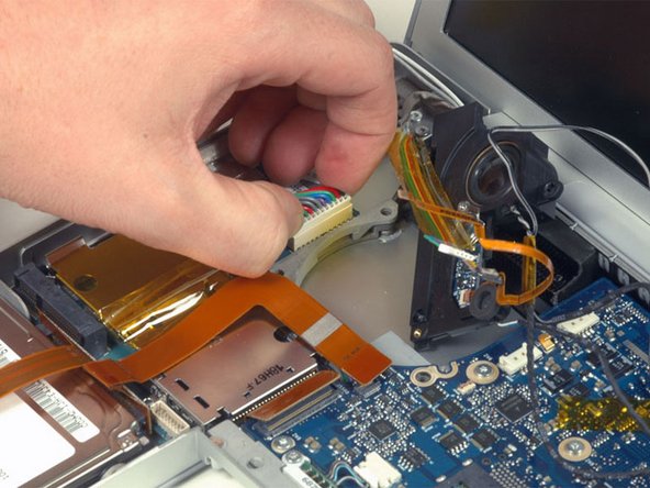 MacBook Pro 15" Core Duo Model A1150 ExpressCard Cage Replacement: Schritt 25, Bild 1 von 1