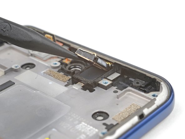 Motorola Edge 5G UW (2022) Screen Replacement, Remove the earpiece speaker: crwdns2935265:042crwdnd2935265:02crwdnd2935265:03crwdne2935265:0