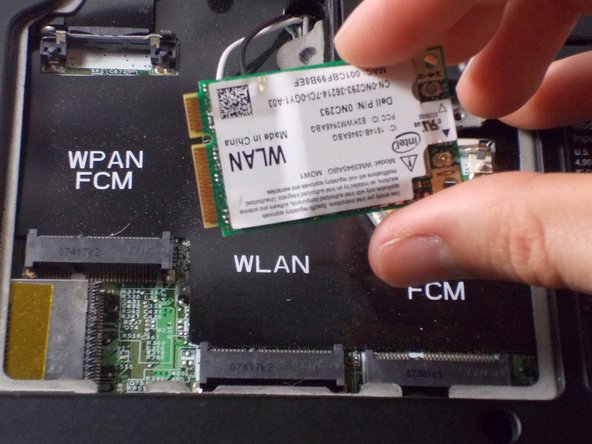 Dell Vostro 1700 Wi-Fi Card Replacement: crwdns2935265:05crwdnd2935265:02crwdnd2935265:03crwdne2935265:0